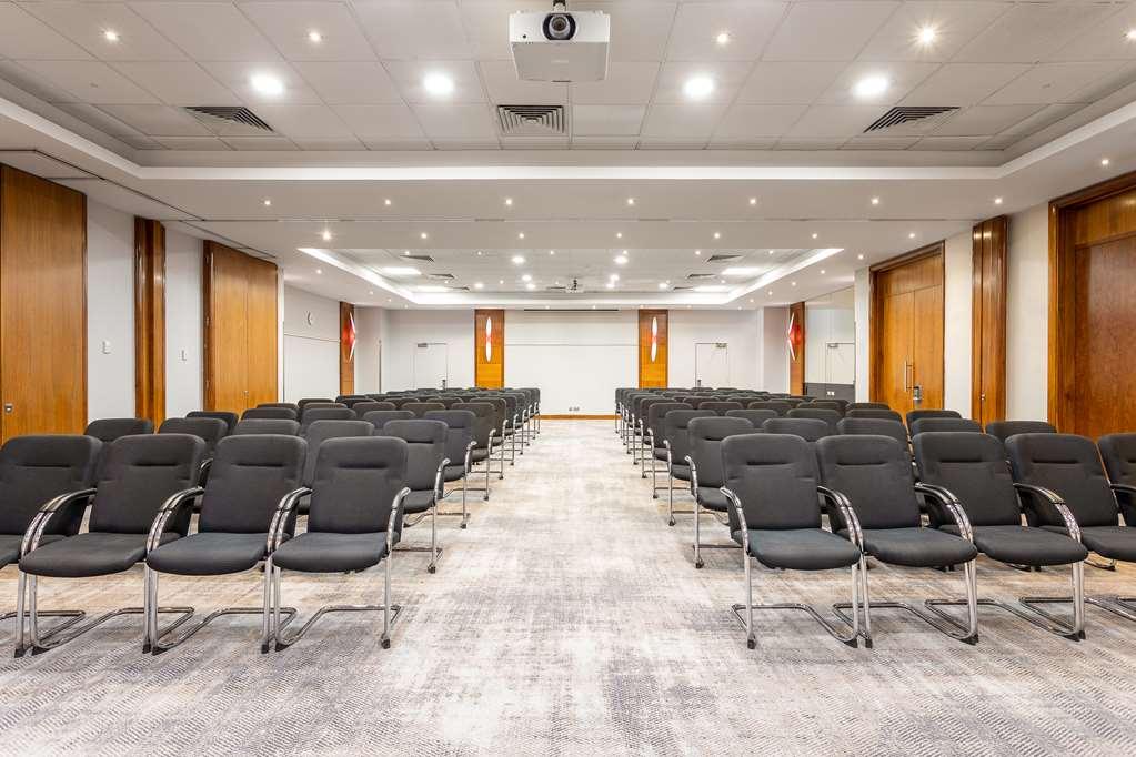 Radisson Hotel & Conference Centre London Heathrow Facilities photo