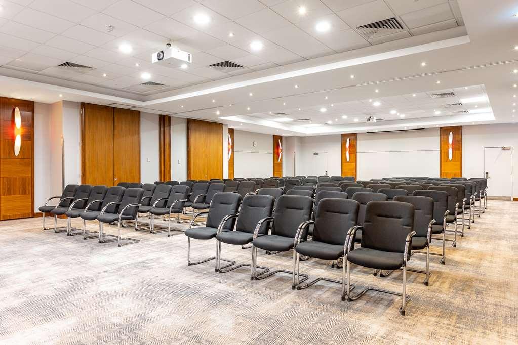 Radisson Hotel & Conference Centre London Heathrow Facilities photo