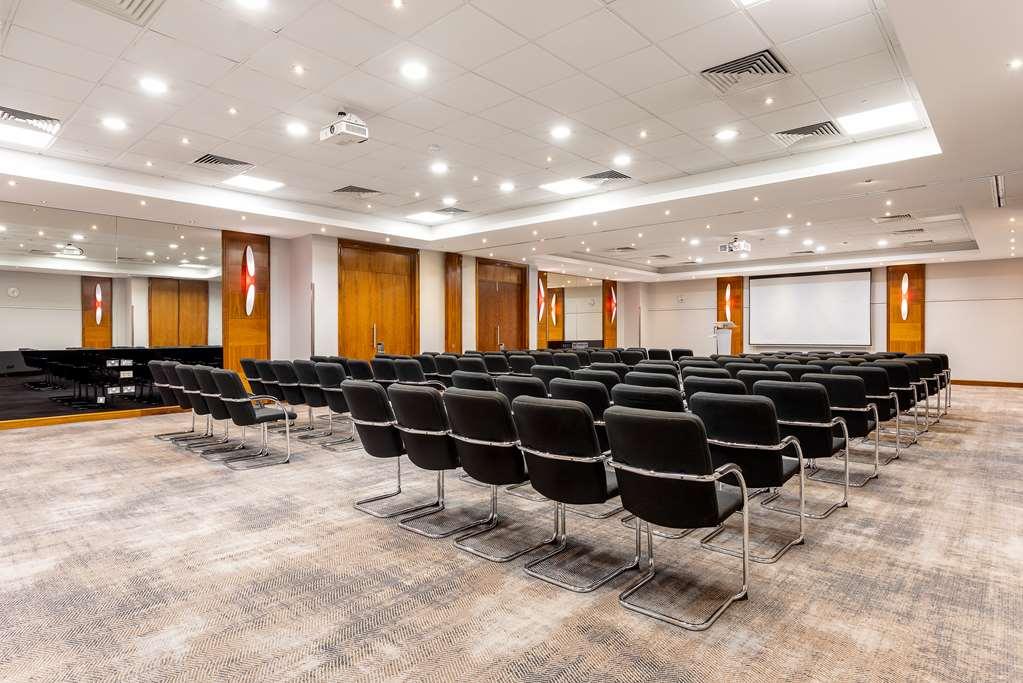 Radisson Hotel & Conference Centre London Heathrow Facilities photo