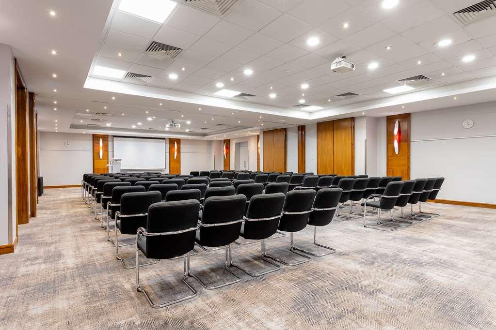 Radisson Hotel & Conference Centre London Heathrow Facilities photo