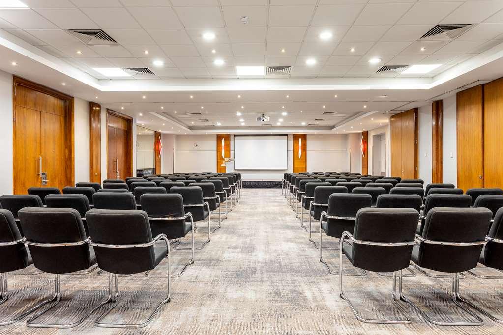 Radisson Hotel & Conference Centre London Heathrow Facilities photo