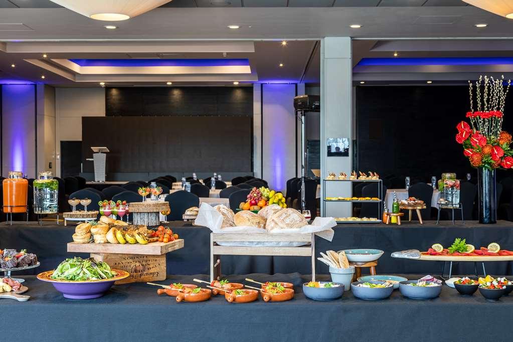 Radisson Hotel & Conference Centre London Heathrow Facilities photo