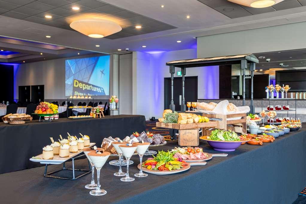 Radisson Hotel & Conference Centre London Heathrow Facilities photo