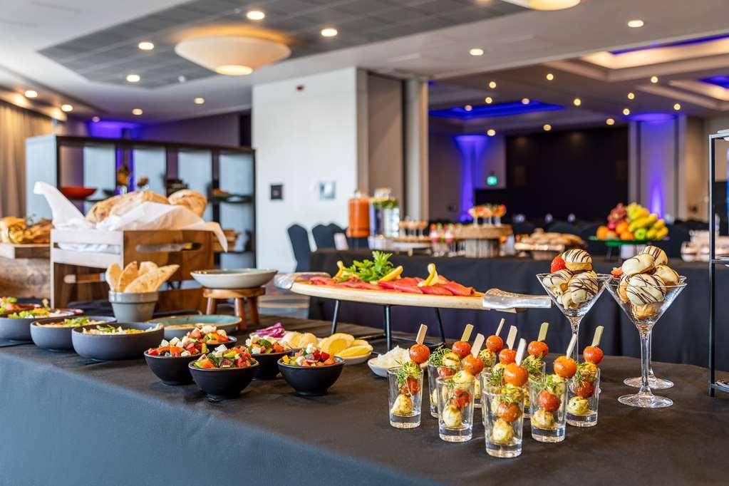 Radisson Hotel & Conference Centre London Heathrow Facilities photo