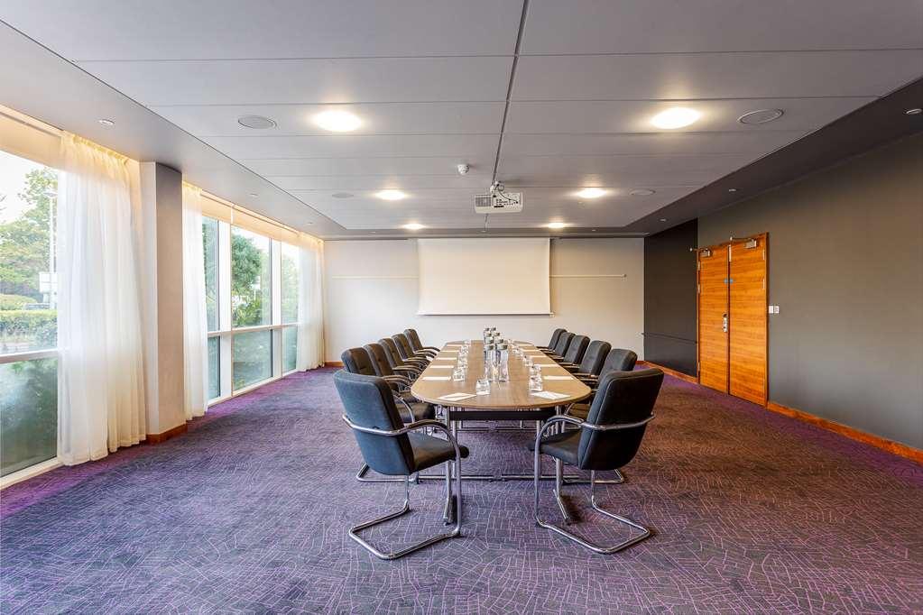 Radisson Hotel & Conference Centre London Heathrow Facilities photo