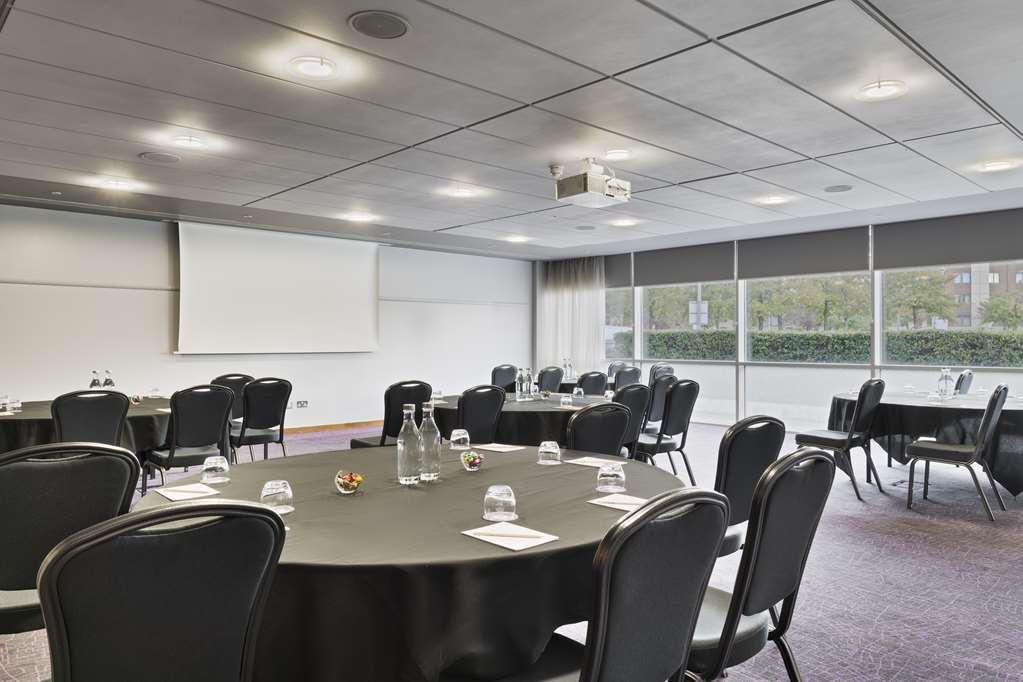 Radisson Hotel & Conference Centre London Heathrow Facilities photo