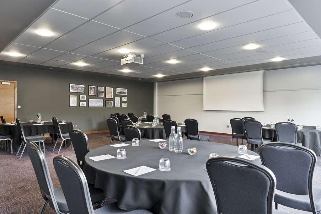 Radisson Hotel & Conference Centre London Heathrow Facilities photo